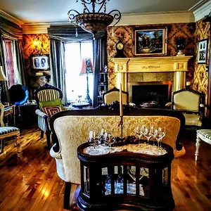 J.a Moisan Bed and breakfast